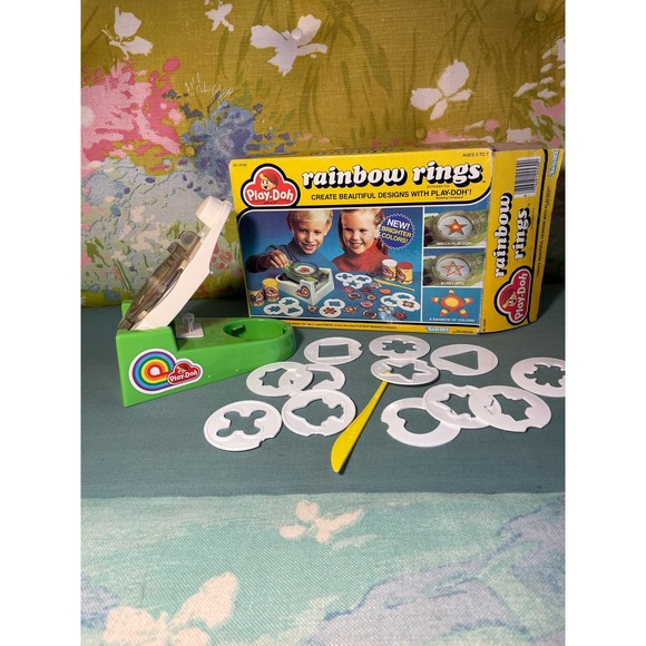 Play-Doh Rainbow Rings Extruder Toy - 1981 COMPLETE - Picture 11 of 11
